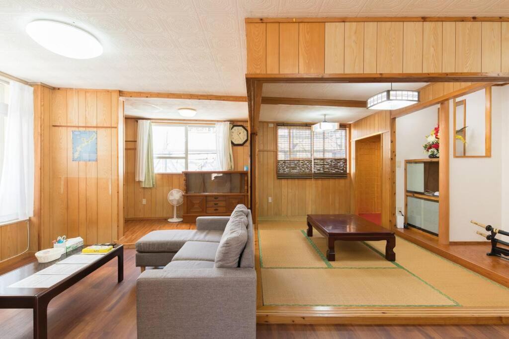 Tsuboya Apartment | 国際通り徒歩5分/2フロア貸切【シーサーの隠れ家】