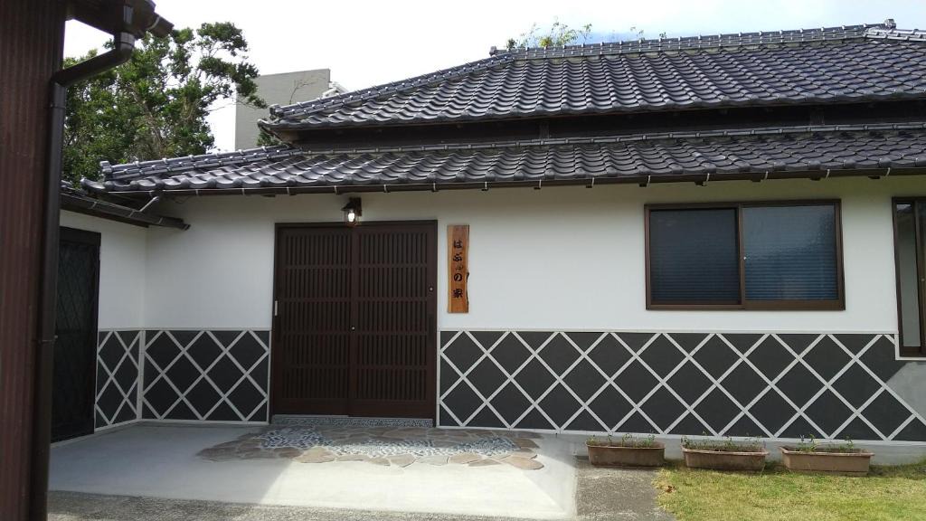 Oshima House | 築100年の宿【はぶの家】