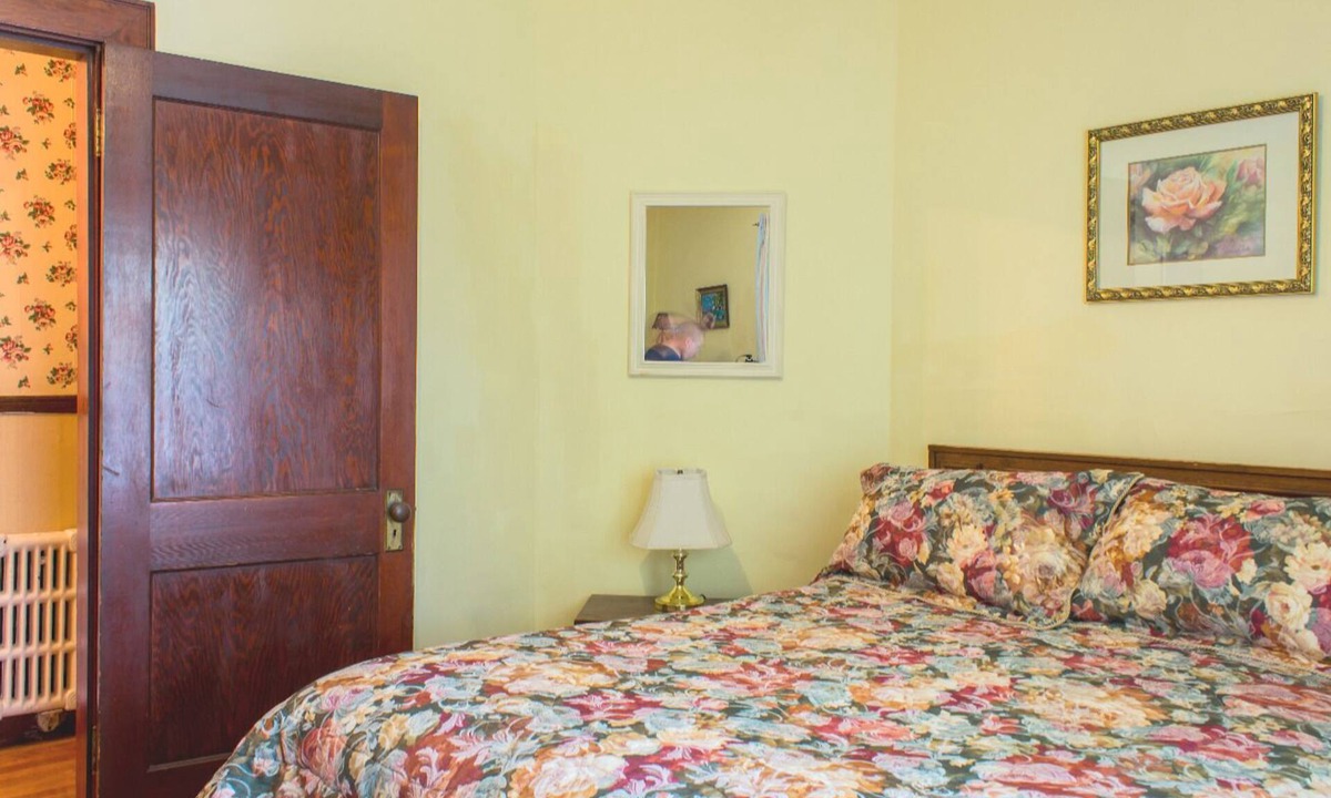 Dartmouth Apartment | Charming Unit in Downtown Dartmouth Near Everything