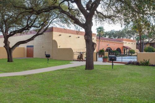 Days Inn | Uvalde