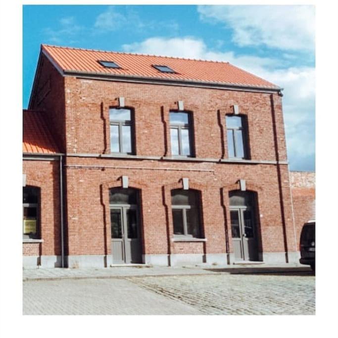 Tessenderlo House | De oude statie