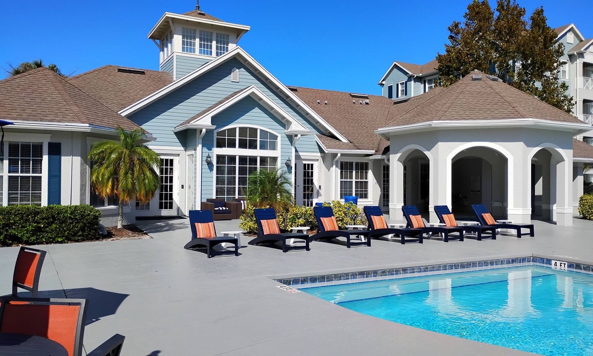 Kissimmee Condo | ⭐ FIVE STAR CONDO! SALE*PREMIER HOST*MINUTES TO DISNEY*GREAT PRICE&LOCATION⭐