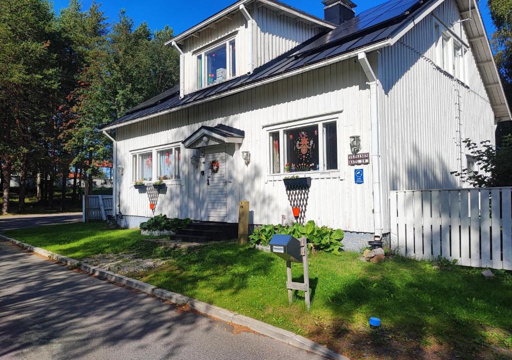 Tornio Apartment | Half a house w/your own door, 60m2