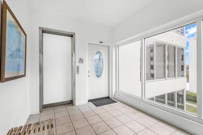 Siesta Key Apartment | Island House Beach Resort 14N
