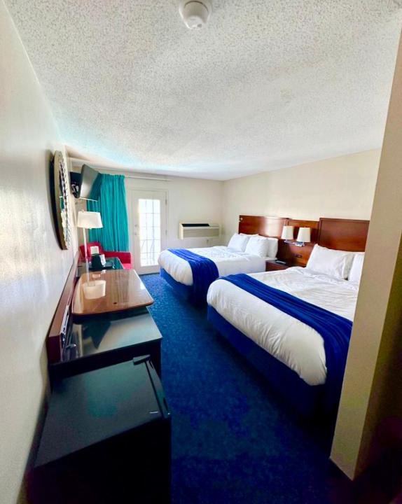 Put-in-Bay Hotel | Islander Inn