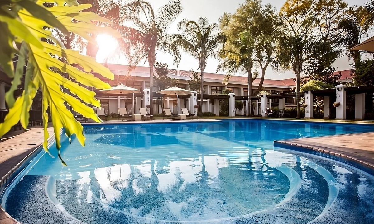 Gaborone Hotel | Luxury Resort in the Center of Gaborone! Free Airport Transfer, Pool and Spa!
