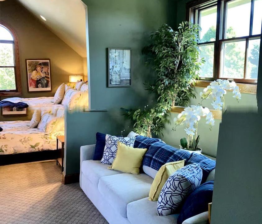 Conception House | Red Rock Loft - Pet Friendly Hunter's Dream