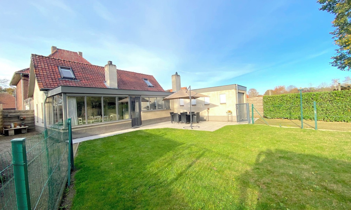 Grote-Brogel House | Rural holiday home with large garden