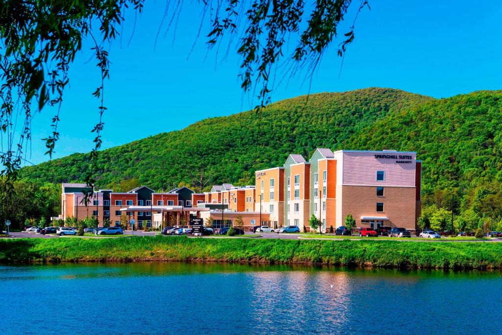 Fishkill Hotel | SpringHill Suites by Marriott Fishkill
