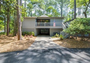 1030 Sparrow Pond Cottage By RedAwning