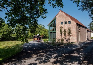 Beautiful spacious holiday home in nature reserve in Bruges