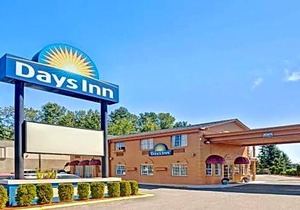 Days Inn by Wyndham Everett