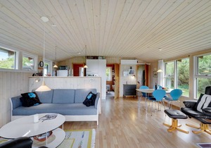 Gorgeous home in Farsø with kitchen