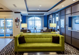 Holiday Inn Express and Suites North Charleston, an IHG Hotel
