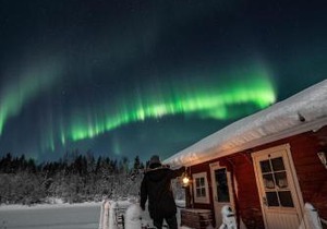 Hommala Riverside Lodge with Terrace, Sauna & Auroras near Rovaniemi