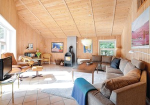 In the choice of materials for this beautiful craftsman house a lot of attention was paid to good qu