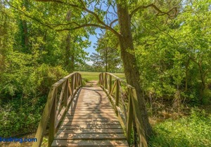 Lake Conroe Queen Studio Cabin 5