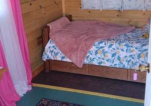 Nueces Nook Cabin #1- with single bed and trundle