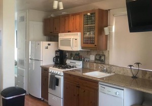 Ocean view studio in Capitola Village - Location!