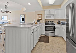 Steps from the ocean, spacious condo w/fitness center, indoor and outdoor pools, hot tub
