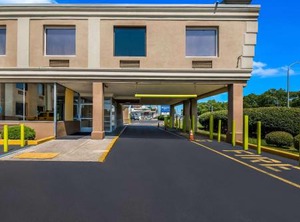 Days Inn | Ogontz Campus