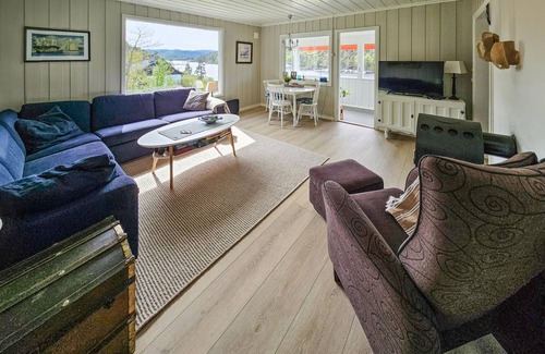 Frogn House | 100 m² House ∙ 4 bedrooms ∙ 11 guests