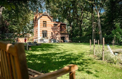 Antwerp Bed & Breakfast | 16 m² Bed and breakfast ∙ 2 guests
