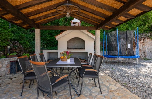 Grubine House | 200 m² House ∙ 4 bedrooms ∙ 8 guests