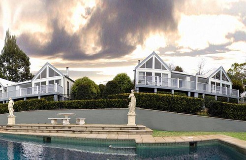Kurrajong Hills Cabin | 350 m² Lodge ∙ 9 bedrooms ∙ 18 guests