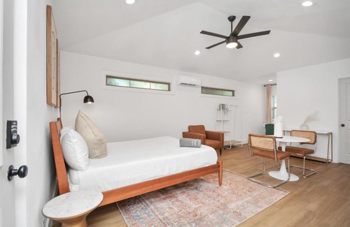 South Central Houston House | Eastwood Studios
