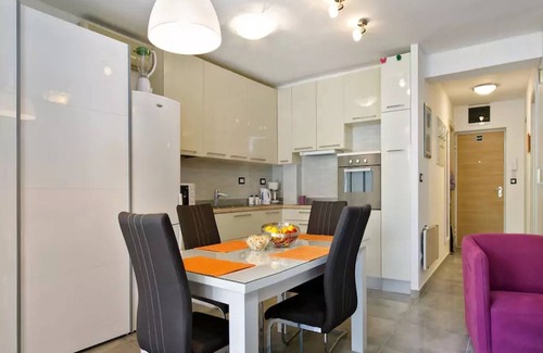 Split Apartment | Modern, 4-pax apt -10 min walk from the Diocletian's palace and the beach - Rita