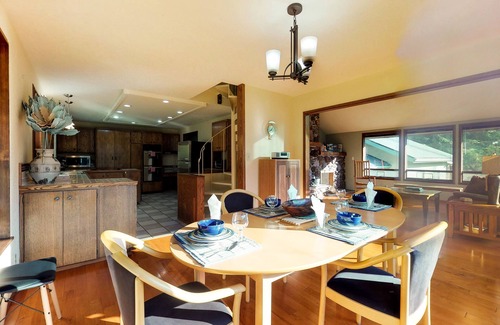 Port Angeles House | Peaceful home in private meadow with wood-burning fireplace