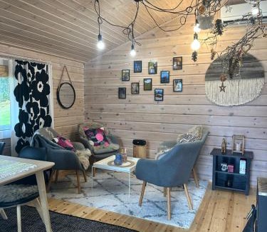 Jormua Ski Chalet | Villa Ihanus 100 m2 ja rantasauna järven rannalla