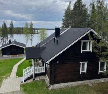 Jormua Ski Chalet | Villa Ihanus 100 m2 ja rantasauna järven rannalla