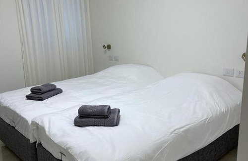Jerusalem Apartment | מענה שמחה רוממה ירושלים דירת אירוח