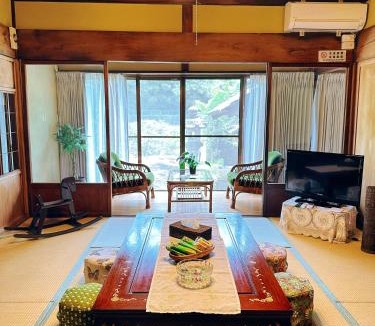 Kani Villa | 大正の宿 浪漫邸