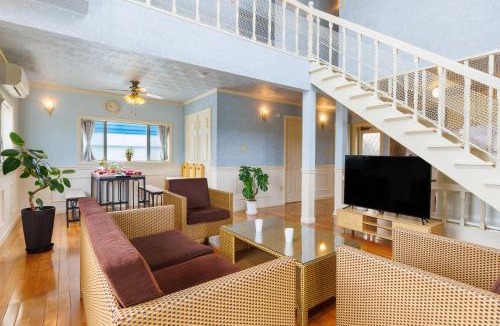 Kadena-cho House | 最大12名 沖縄アリーナ近く アメリカンビレッジまで車で10分 White Terrace