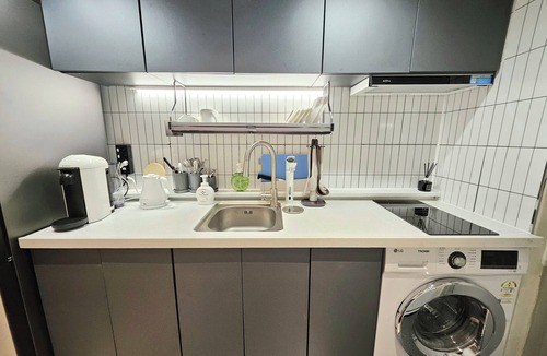 Yongin Apartment | 감성복층 주차무료 빔프로젝트 스탠바이미 명지대5분 용인대 에버랜드 용인민속촌 역북지구내 역북동 용인시청
