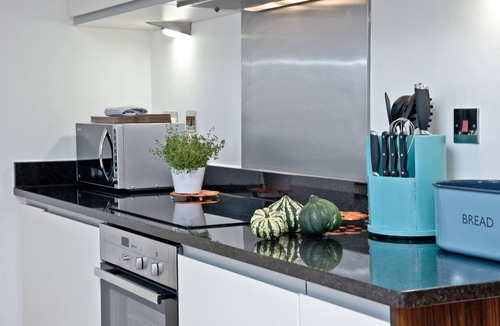 Newquay Apartment | 10 The Whitehouse - a superb apartment with a sea view balcony found in an exclusive development ov