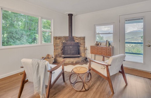 Walker-In-the-Hills Cabin | 121 m² Cabin ∙ 4 bedrooms ∙ 8 guests