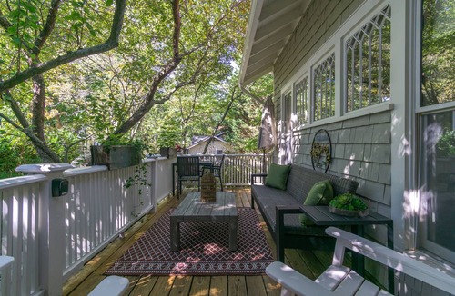 Historic Montford House | 145 m² House ∙ 2 bedrooms ∙ 4 guests