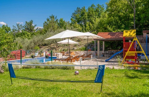 Grubine House | 200 m² House ∙ 4 bedrooms ∙ 8 guests