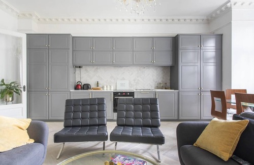 Ealing Apartment | 4-Bed Flat in West London, Sleeps 8, 8 min to Tube