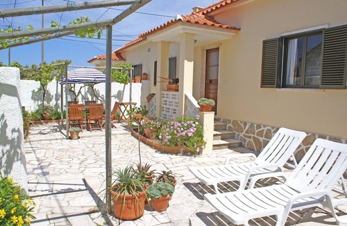 Praia das Macas Cottage | 450 meters to the beach, Private gardens,Praia das Maçãs