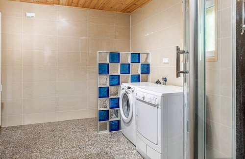 Gjemnes Municipality Apartment | 5 person holiday home in EIDSVÅG