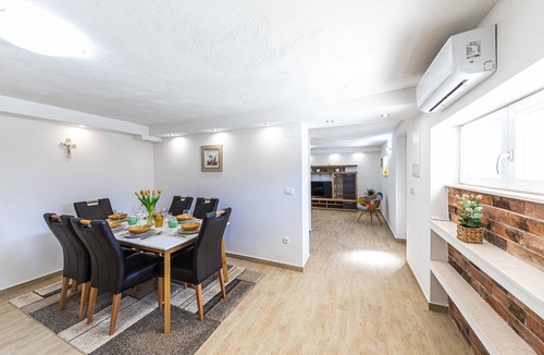 Labin House | Amazing home in Prgomet with WiFi