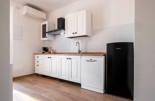 Borgo Carige Apartment | Apartment '5' with Shared Pool, Wi-Fi and Air Conditioning