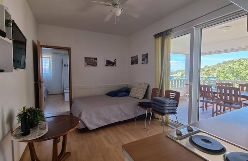 Rogac Apartment | Apartment Mlad - with pool: A2(2+1) - Rogac, Island Solta, Croatia