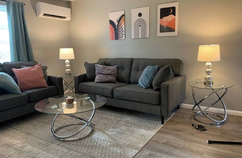 Masury Apartment | Apt 4 Convenient Location