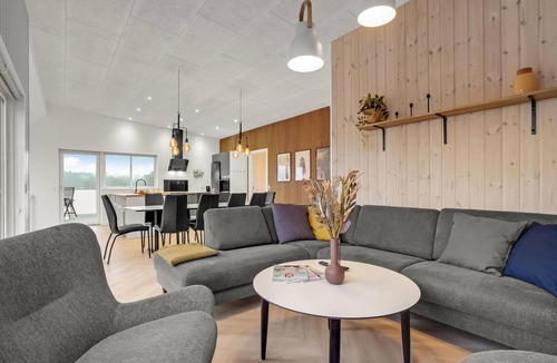 Lihme House | Beautiful home in Spøttrup with WiFi